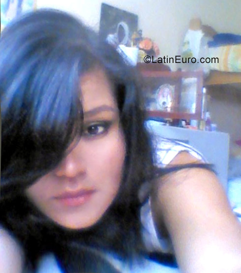 Date this cute Peru girl Deysy from Huanuco PE1134