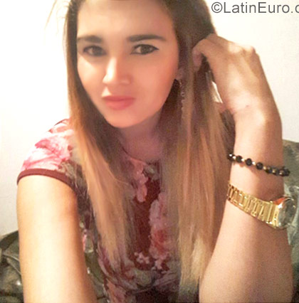 Date this cute Colombia girl Anyi from Medellin CO22627