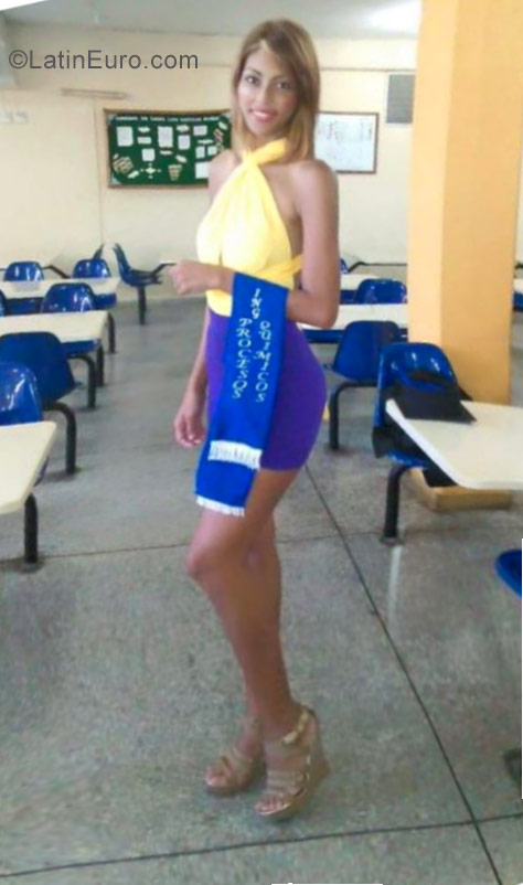 Date this attractive Venezuela girl Lasanie from Caracas VE993