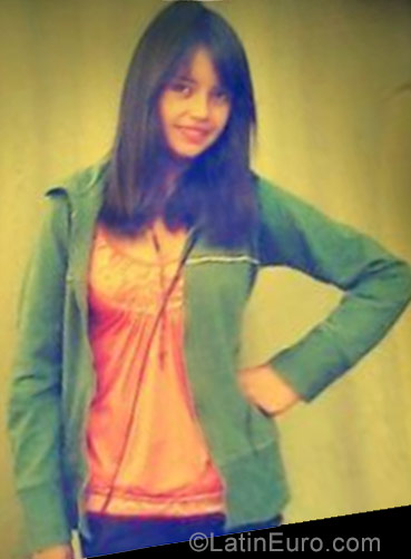 Date this gorgeous Colombia girl Leidy from Ayapel CO22477