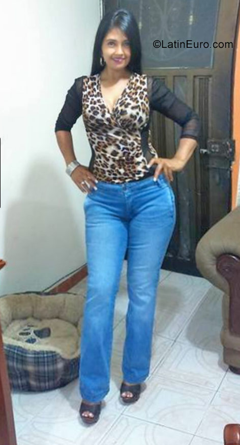 Date this sensual Colombia girl Adriana from Popayan CO22522