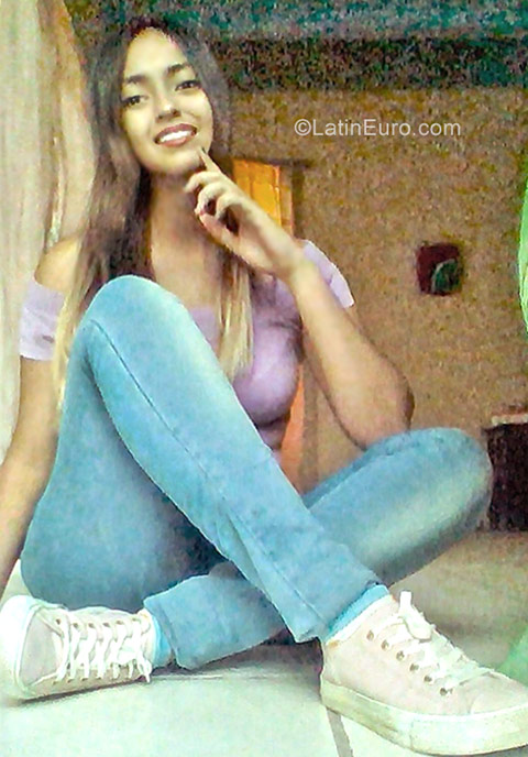 Date this cute Mexico girl Viridiana from Guadalajara MX1527