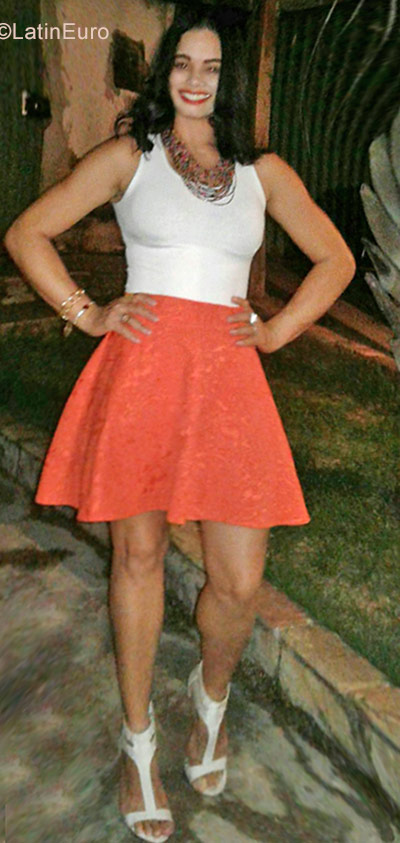 Date this hot Brazil girl Alessandra from Belo Horizonte BR10325