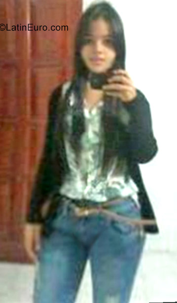 Date this sensual Colombia girl Alejandra from Bogota CO22581