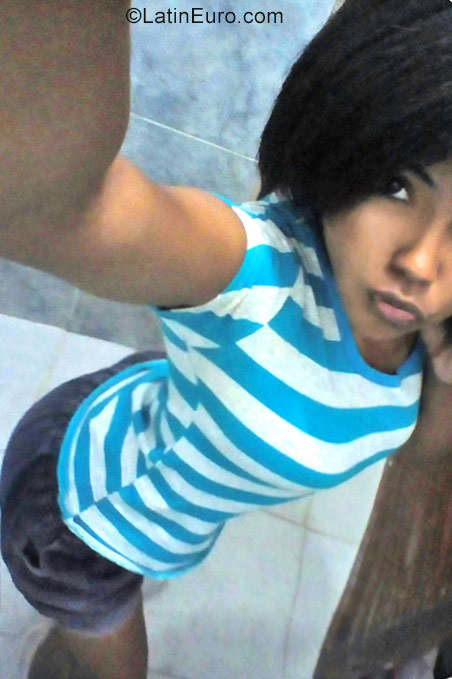 Date this lovely Venezuela girl Yirelis from Caracas VE1029