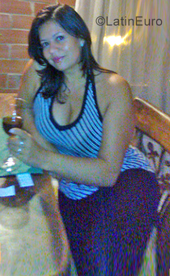 Date this nice looking Colombia girl Martha from Bogota CO22635