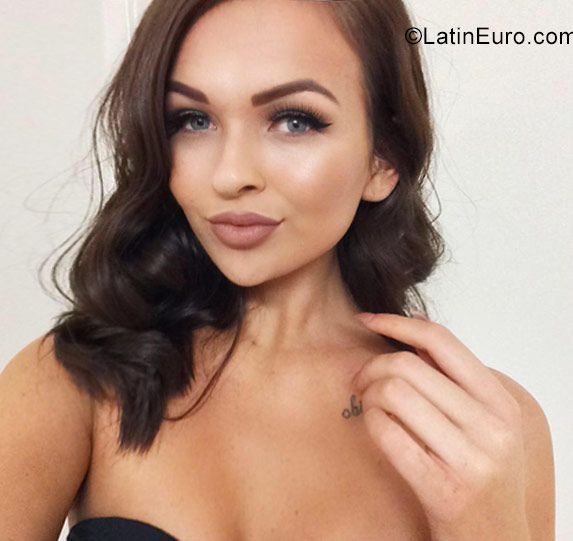 Date this fun Colombia girl Bell from Oslo and Medellin CO22666