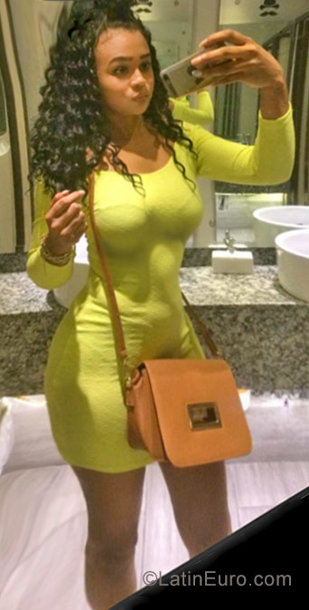 Date this exotic Dominican Republic girl Scarlett from Santiago DO30669