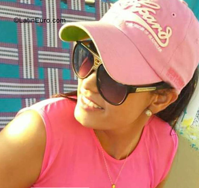 Date this beautiful Colombia girl Nataly from Medellin CO22707