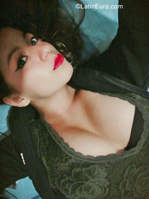 Date this lovely Peru girl Fer from Lima PE1161