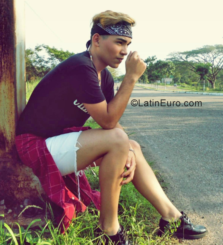 Date this tall Venezuela man Kelven from San cristobal VE1073