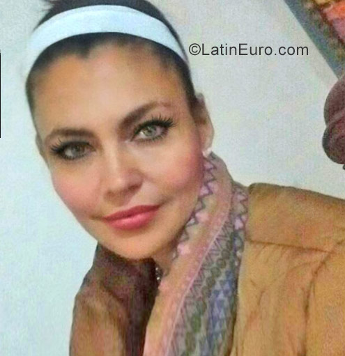 Date this athletic Colombia girl Luz from Armenia CO22844