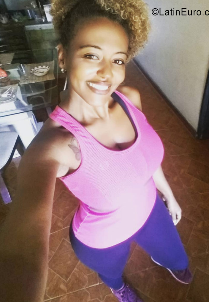 Date this funny Colombia girl Diana from Cali CO22878