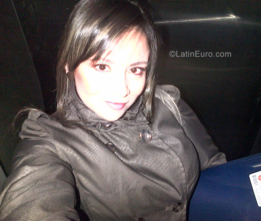 Date this good-looking Colombia girl Samara from Santa Marta CO22891