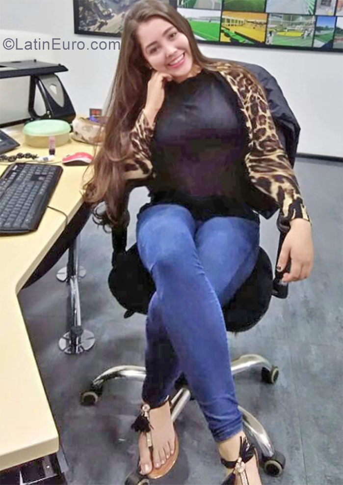 Date this charming Colombia girl Liseth from Bogota CO22894