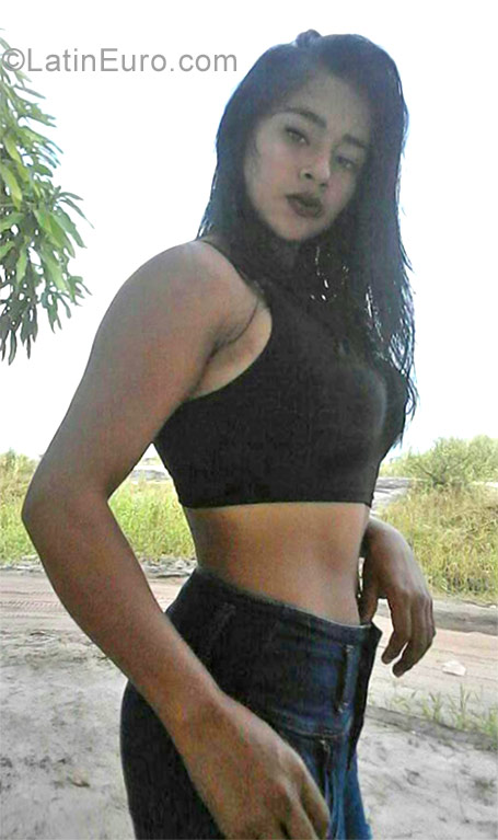 Date this sensual Peru girl Elvia from Lima PE1184
