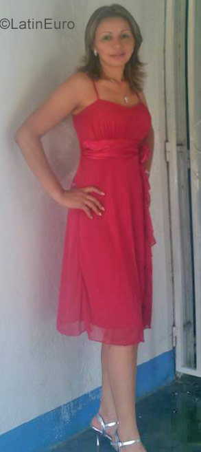 Date this fun Venezuela girl Elizabeth from Barinas VE1202