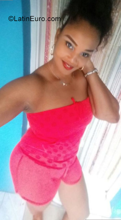 Date this attractive Jamaica girl Vanilla cookie from Kingston JM2537