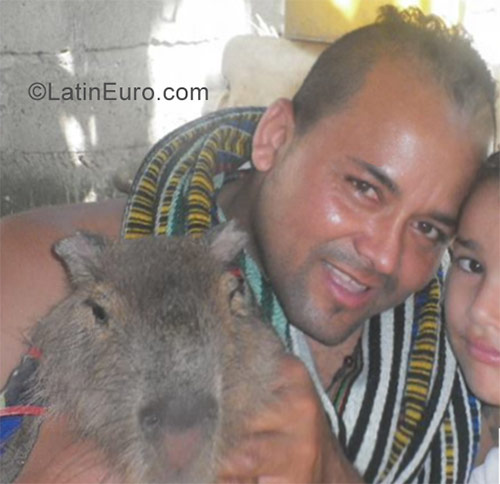 Date this young Colombia man Manuel from Medellin CO22979