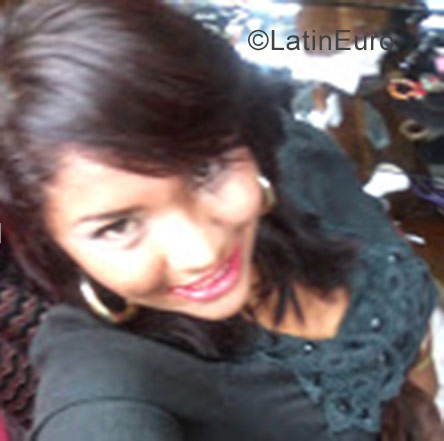 Date this voluptuous Venezuela girl Karen from Caracas VE1220