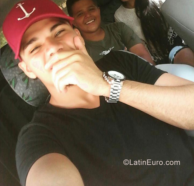 Date this funny Colombia man Jota from Barranquilla CO22987