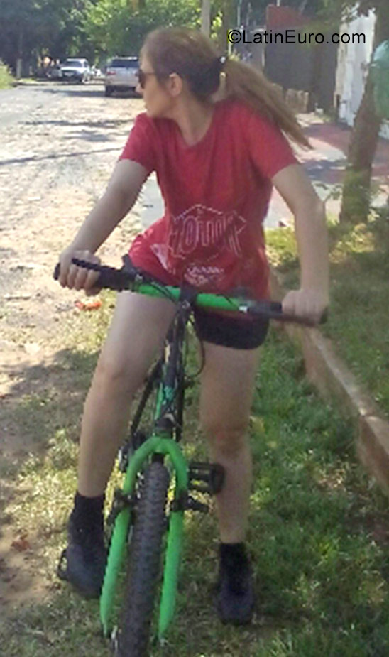 Date this sensual Paraguay girl Vania from Asuncion PY16