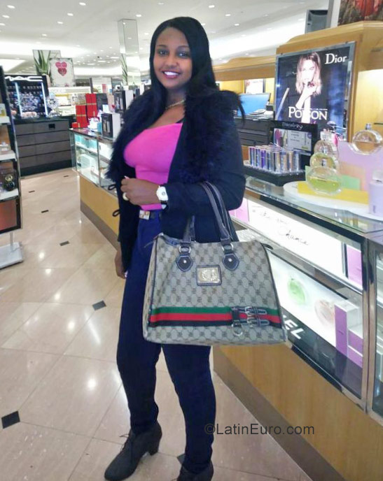 Date this voluptuous Dominican Republic girl Fabele from Santo Domingo DO31063
