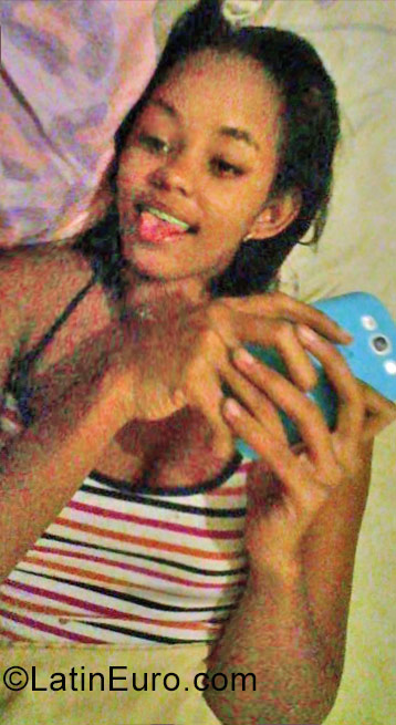 Date this cute Dominican Republic girl Michel from Santo Domingo DO31080