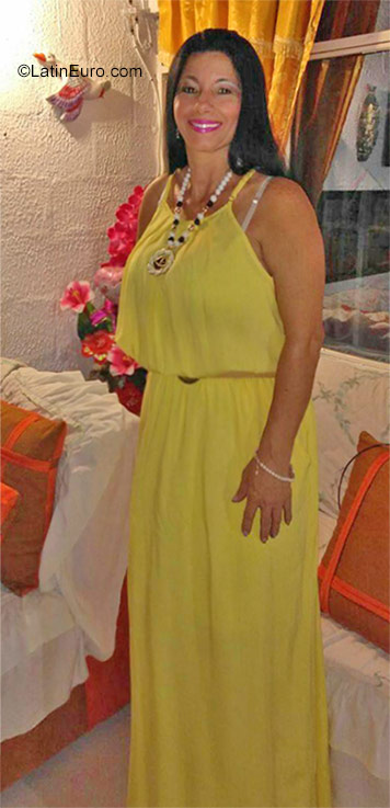 Date this tall Colombia girl Blanca from Jamundi CO23052