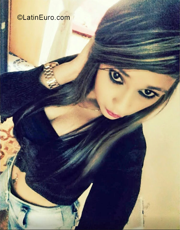 Date this sultry Colombia girl Carolina from Medellin CO23071