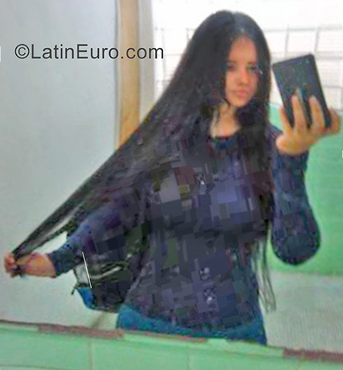 Date this georgeous Venezuela girl Francys from Caracas VE1257