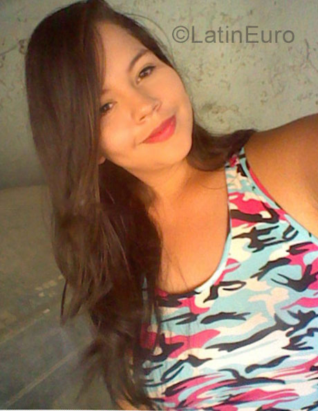 Date this sultry Venezuela girl Genesis from Valencia VE1268
