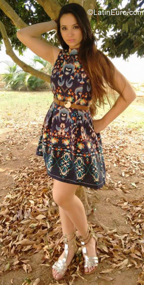 Date this happy Brazil girl Tatiana from Rio de Janeiro BR10415