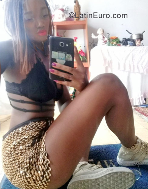 Date this exotic Colombia girl Morelia from Tulua CO23143