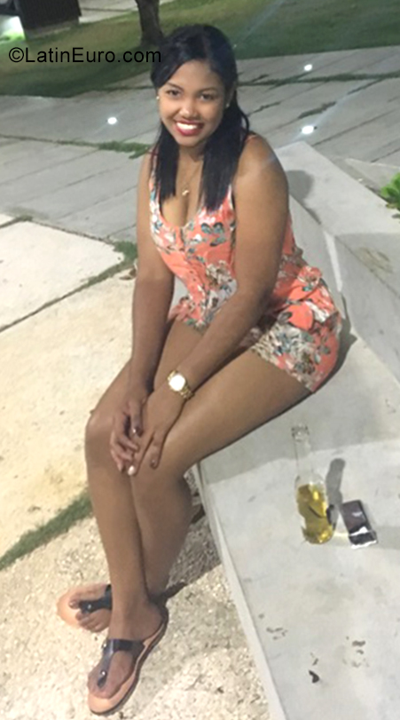 Date this young Dominican Republic girl Lucy from Santo Domingo DO31236