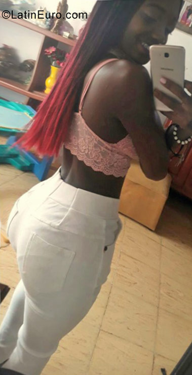 Date this funny Colombia girl Morelia from Cali CO23189