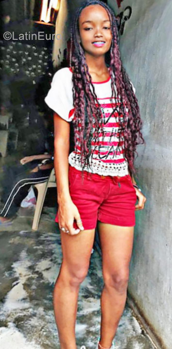 Date this pretty Colombia girl Luisa from Medellin CO23212