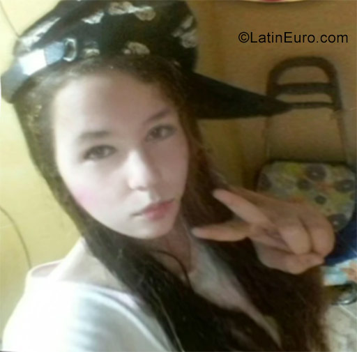 Date this cute Brazil girl Paula from Porto Alegre BR10426