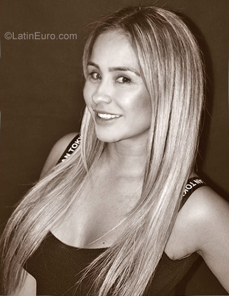 Date this athletic Colombia girl Carla from Medellin CO23291