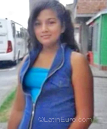 Date this charming Colombia girl Tyu from Medellin CO23392