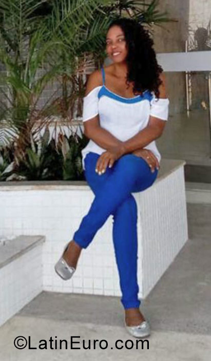 Date this sultry United States girl Iara from Philadelphia US19097