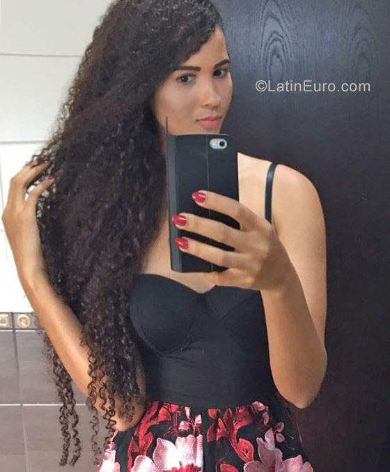 Date this passionate Brazil girl Raissa from Olinda BR10463