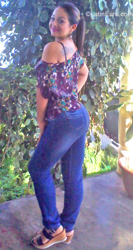 Date this athletic Venezuela girl Jacky from Valera VE1387