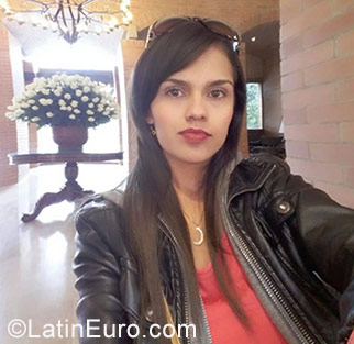 Date this sultry Colombia girl Marcela from Bogota CO23441