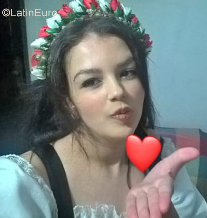 Date this georgeous Brazil girl Karinia from Curitiba BR10475