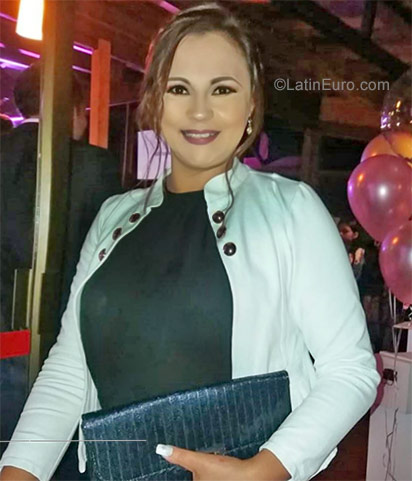 Date this hot Colombia girl Cristina from Manizales CO23535