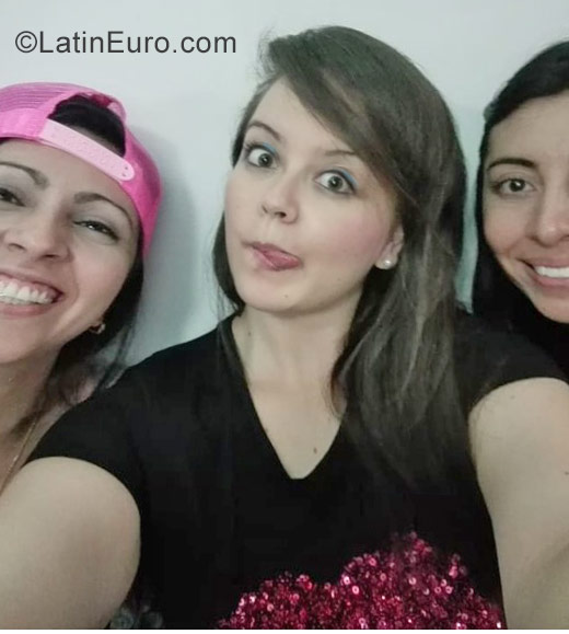 Date this nice looking Colombia girl Catalina from Bucaramanga CO23567