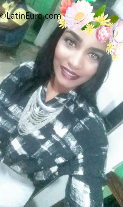 Date this fun Dominican Republic girl Yohanna from Santo Doningo DO31954