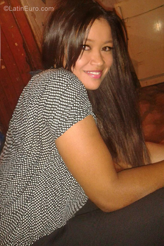 Date this attractive Colombia girl Rosario from Valledupar CO23631