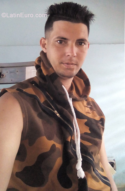 Date this fun Cuba man Cmolivera from Holguin CU273